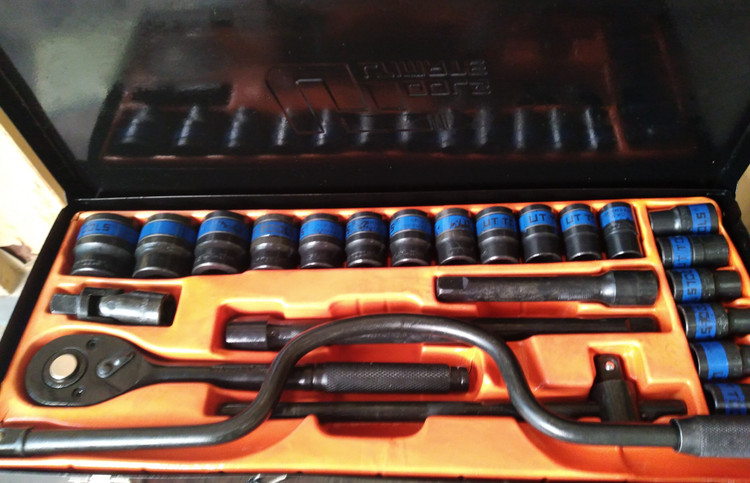 جعبه بکس 1/2 اینچ 24 پارچه 6 پر مشکی مدل ULTIMATE UT424S-BM